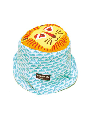 Hellblauer Kinder Sonnenhut mit Löwenmotiv von Coq en pate aus 100% Bio Baumwolle aus nachhaltiger Herstellung. Im Kinder Reiseartikel Online Shop weshop.ch erhältlich.