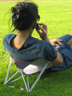 Rückenlehne für bequeme Sitzposition in der Natur. Im Schweizer Reiseartikel Onlineshop weshop.ch erhältlich.