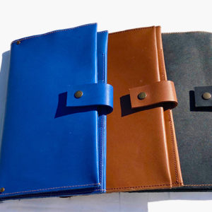 Reise Dokumente Portemonnaie Leder - offen - mehr als 4 Reisepässe Dunkelblau - Schweizer Reisezubehör Onlineshop weshop.ch