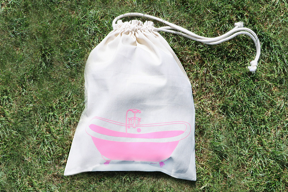 Wäschesack aus 100% Baumwolle in Pink. Jetzt in Ihrem Schweizer Reisezubehör-Online-Shop weshop.ch erhältlich