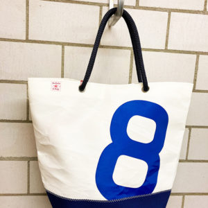 Strandtasche aus Segeltuch, Farbe Blau-Blau-Weiss, Nummer 9, Frontansicht, im Schweizer Reisezubehör Online-Shop weshop.ch