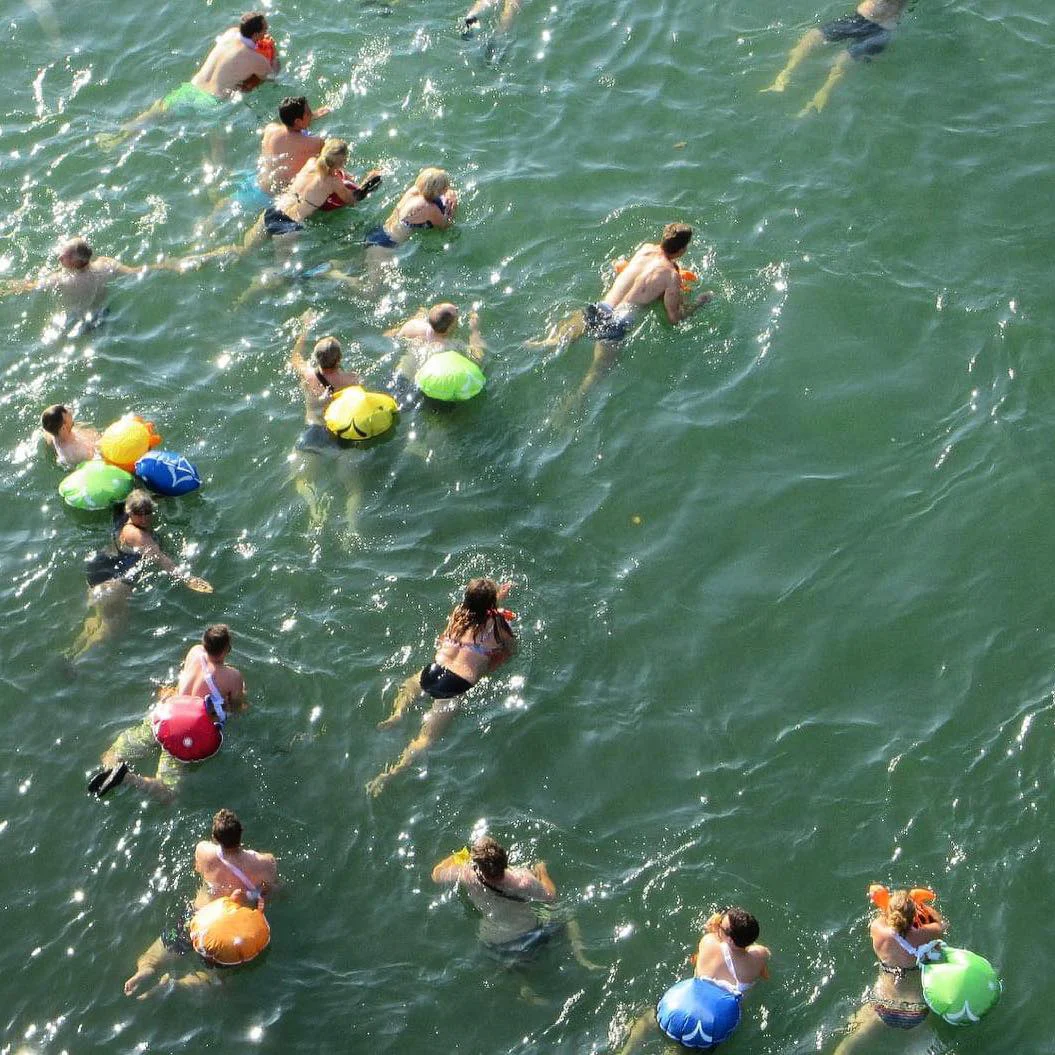 Wickelfisch Badetasche Schwimmtasche Flussschwimmen im Rhein